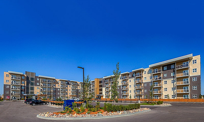 Elegant 2Br Suites I...