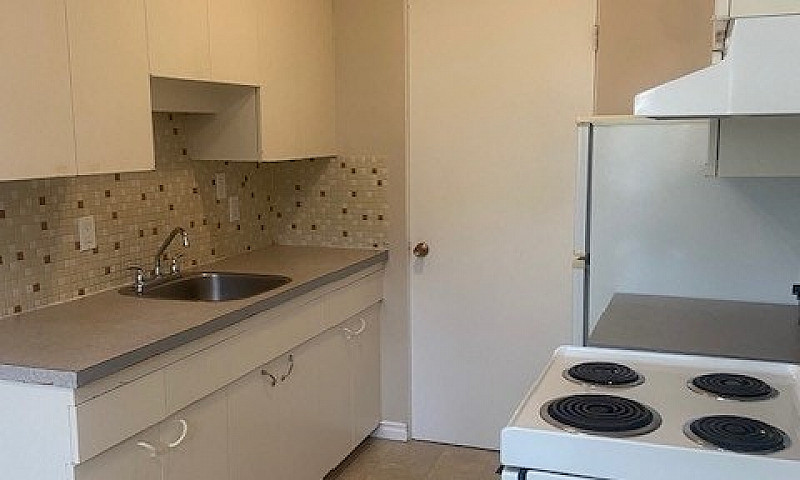 1 Bed 1 Bath Unit In...