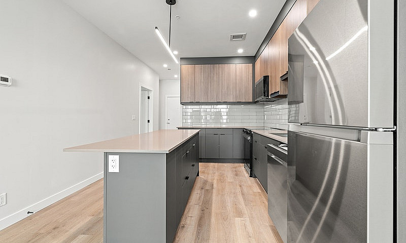 Bright & Spacious 3-...