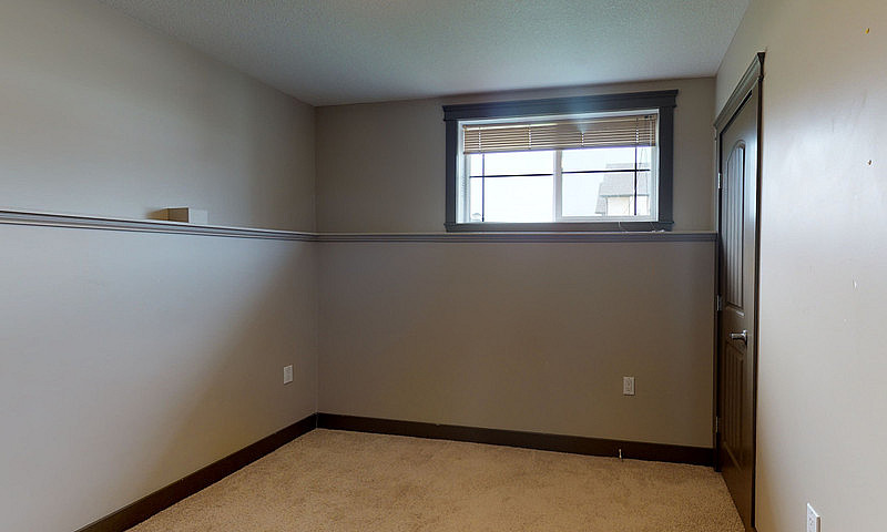 #1748- 2 Bedroom Low...