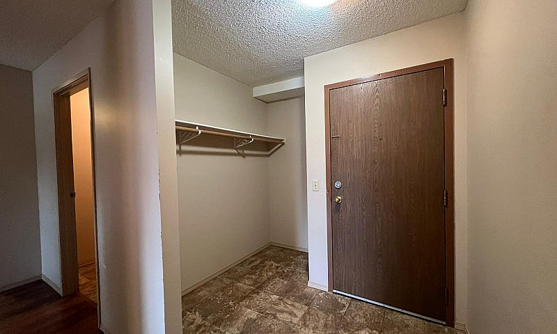 Spacious 2 Bedroom U...