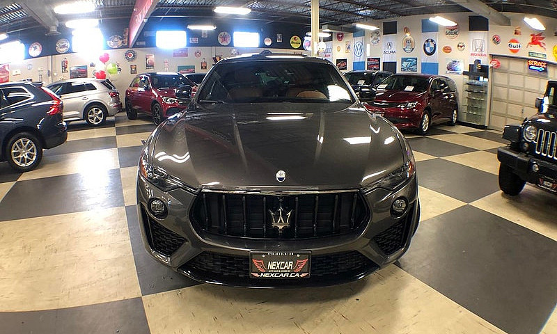 2022 Maserati Levant...
