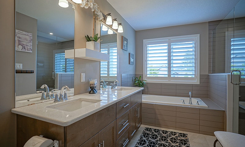 Stunning Bungalow, 8...