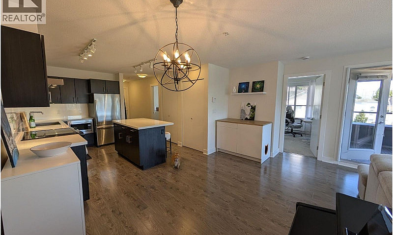 414 500 Royal Avenue...