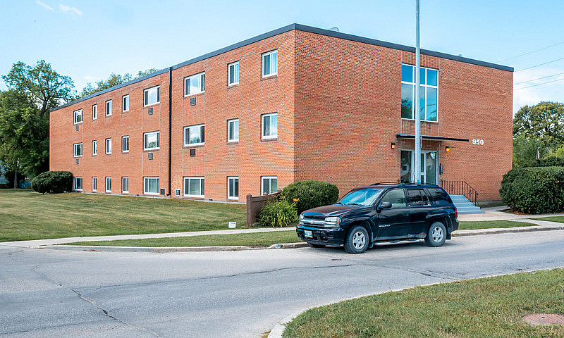 950 Burrows Ave- 1 B...