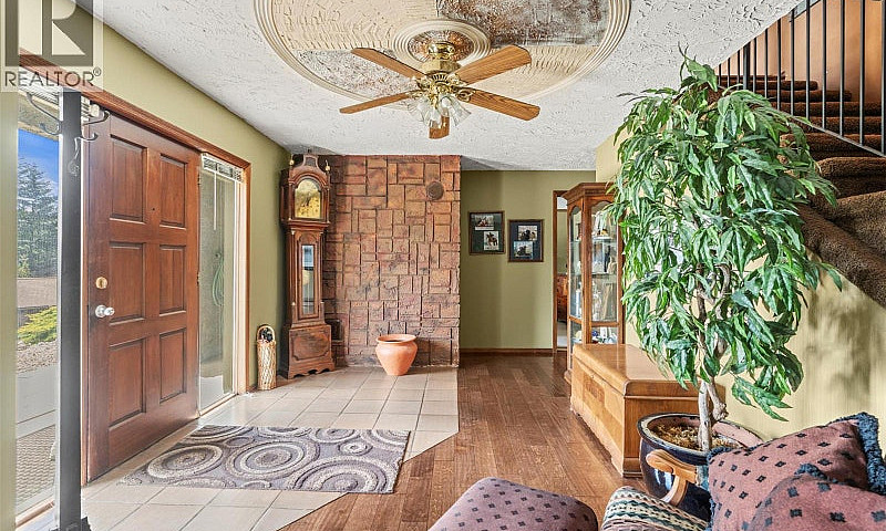 9015 Russet Drive Co...