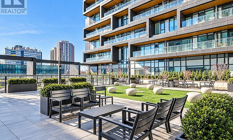302 - 1285 Dupont St...