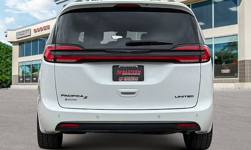 2025 Chrysler Pacifi...