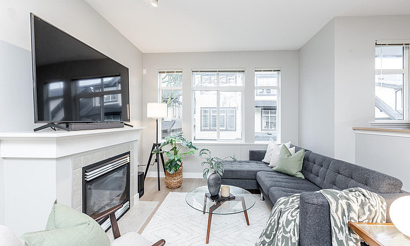 21 19932 70 Avenue L...