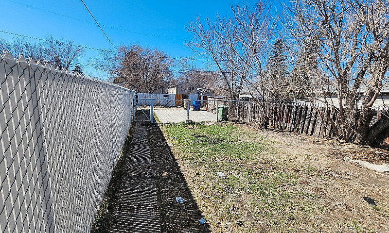 664 Retallack St - M...