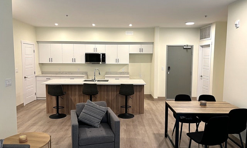 105 Degrave St-  2 B...