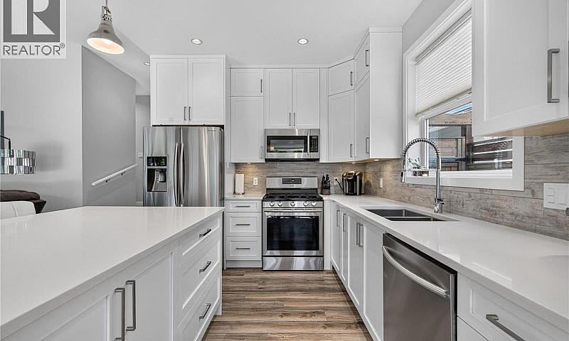 923 Randall Pl Langf...
