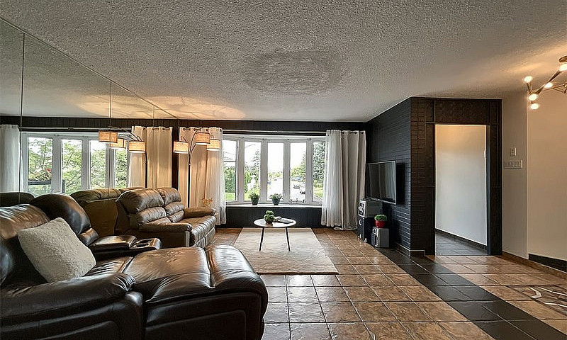 $749,000 - Bungalow ...