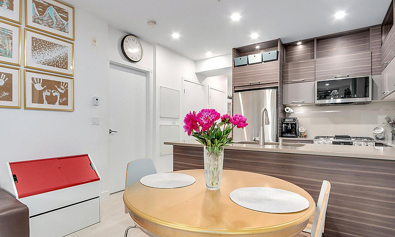 Townhouse Style Livi...