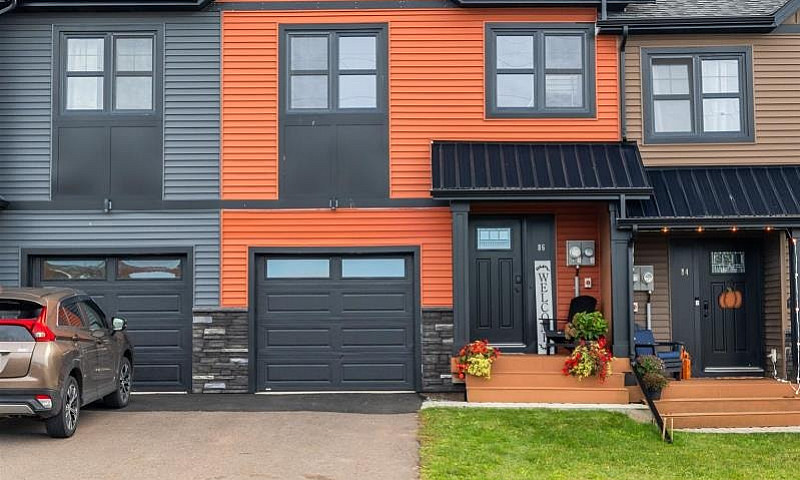 86 Enderis Lane West...