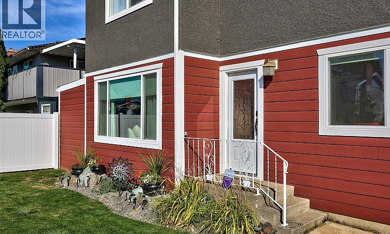 732 Ivy Avenue Kamlo...