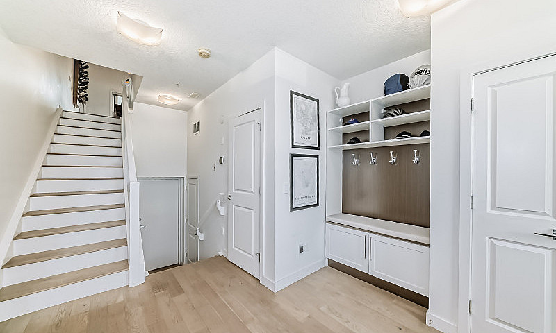 Modern 2 Bed 3 Bath ...