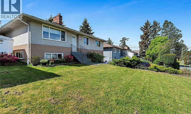 565 Baker St Saanich...
