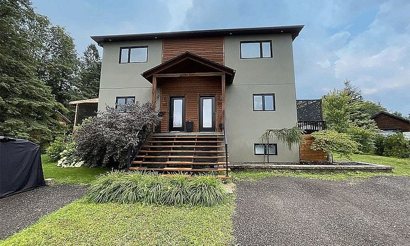 $639,999 - Semi-Deta...