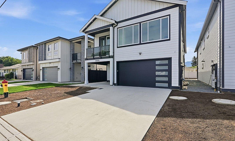 46054 Southlands Cre...