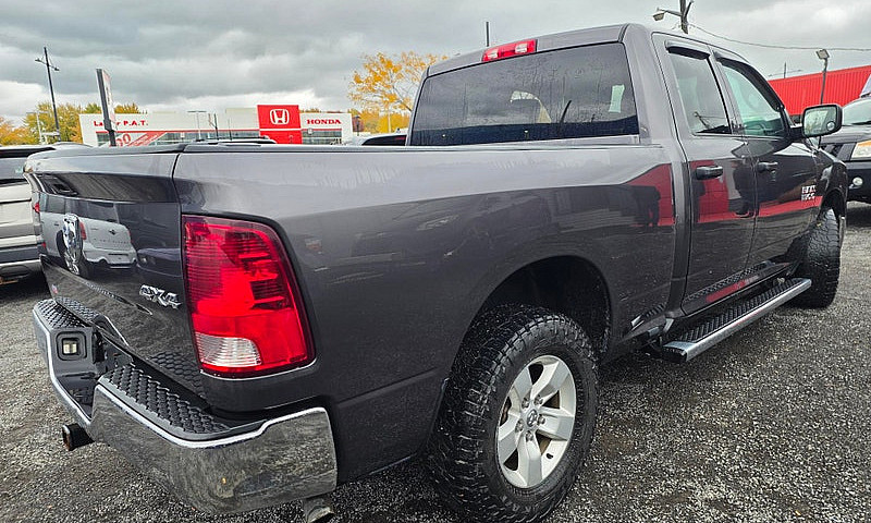 2017 Ram 1500 4X4 V6...