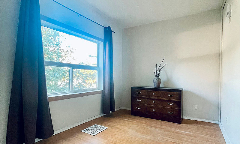 Duplex, 2 1/2 Storey...