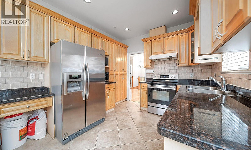 3320 E 43Rd Avenue V...