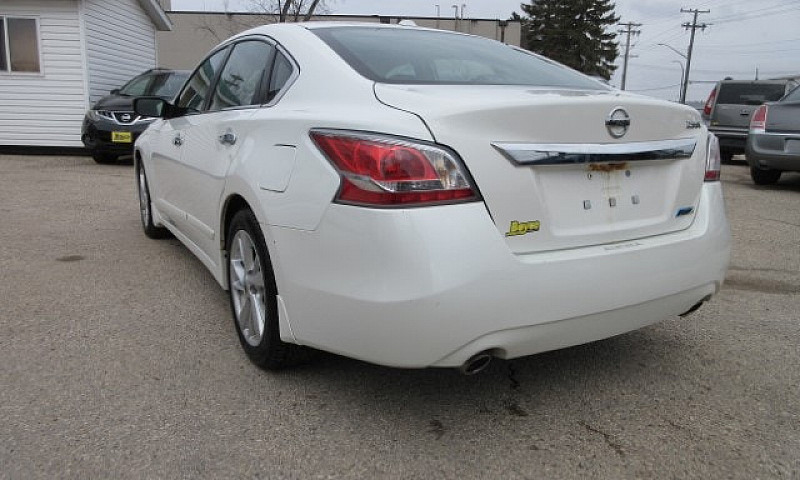 2014 Nissan Altima 2...