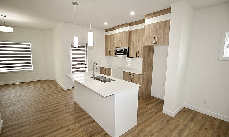 Leduc 3 Bed 2.5 Bath...