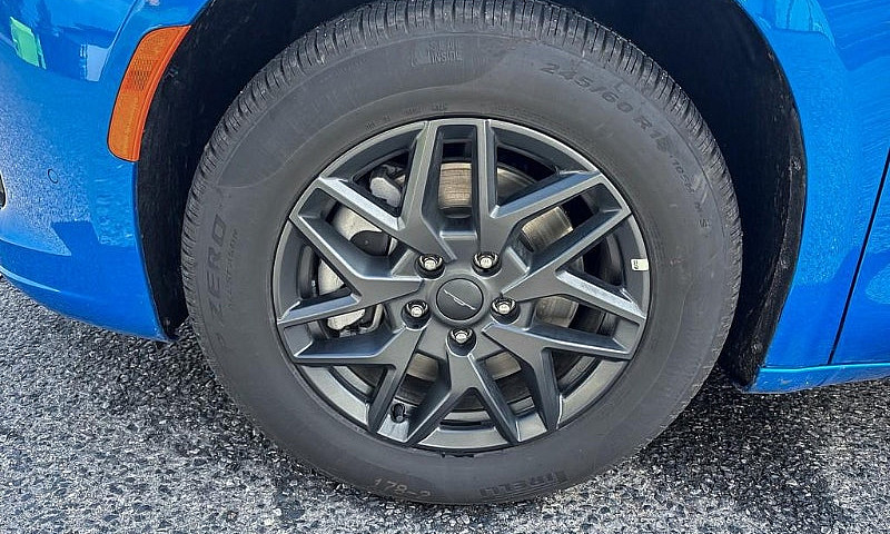 2027 Chrysler Pacifi...