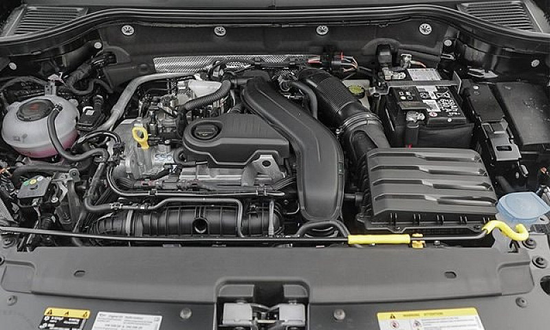 2025 Volkswagen Taos...