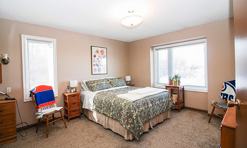 Acreage Living With ...