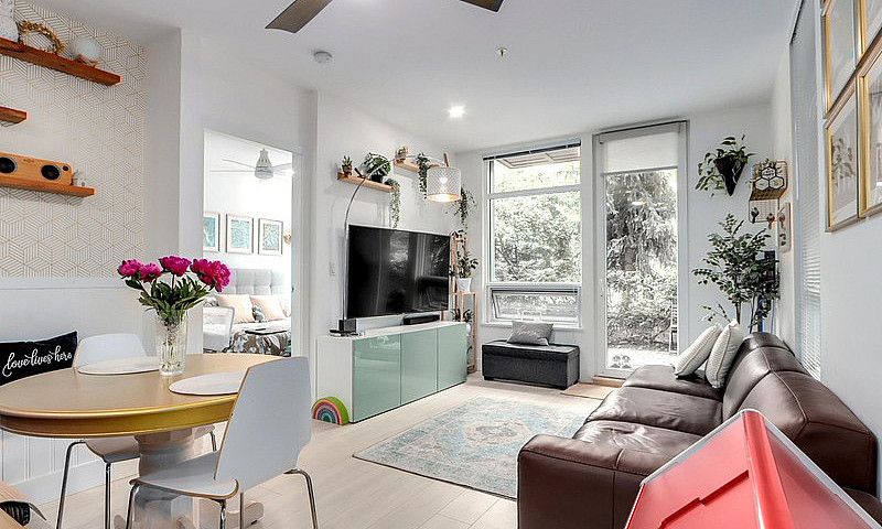 Townhouse Style Livi...