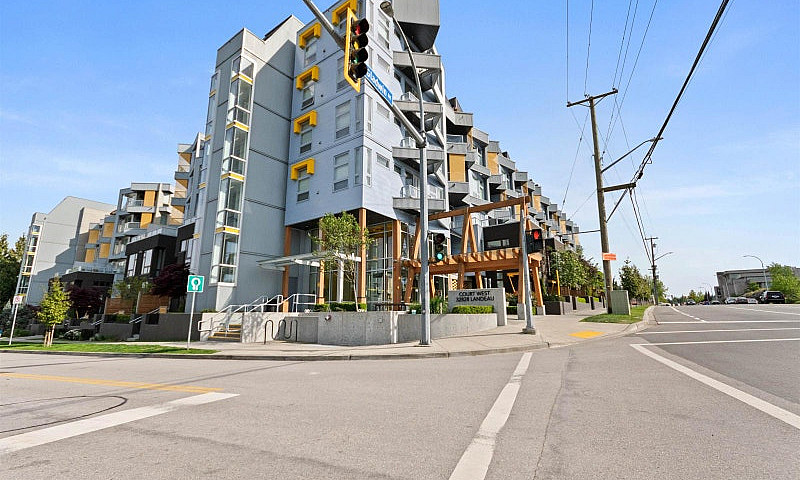 6 32828 Landeau Plac...