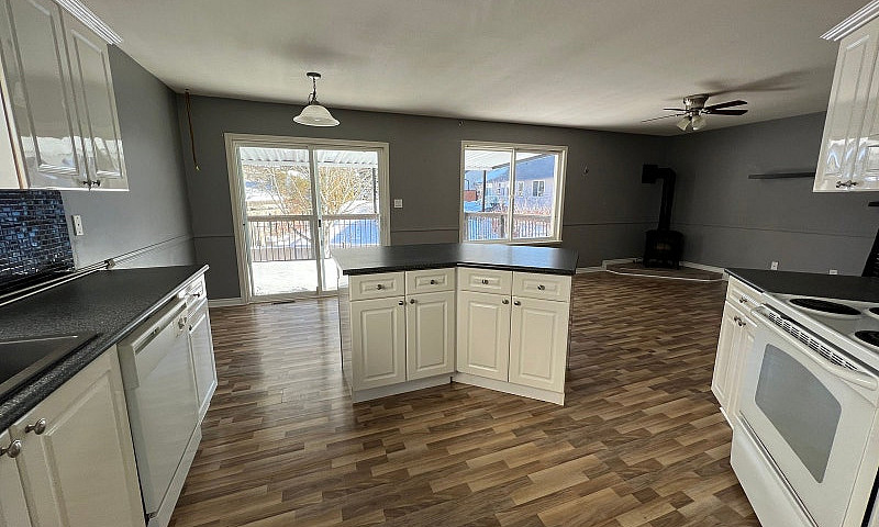 3 Bedroom Upper In M...