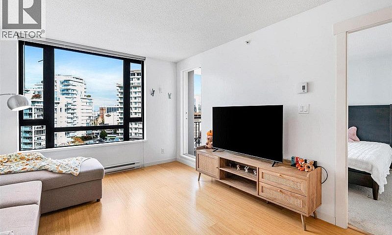 1001 751 Fairfield R...