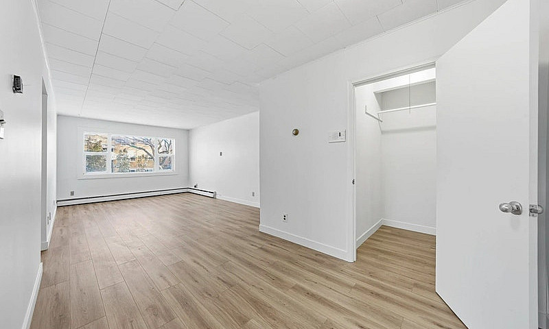 Modern Apartments Wi...