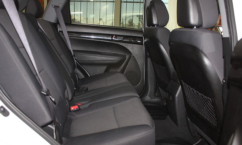 2012 Kia Sorento Lx...