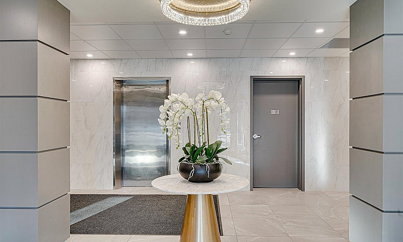Dorchester Tower - 1...