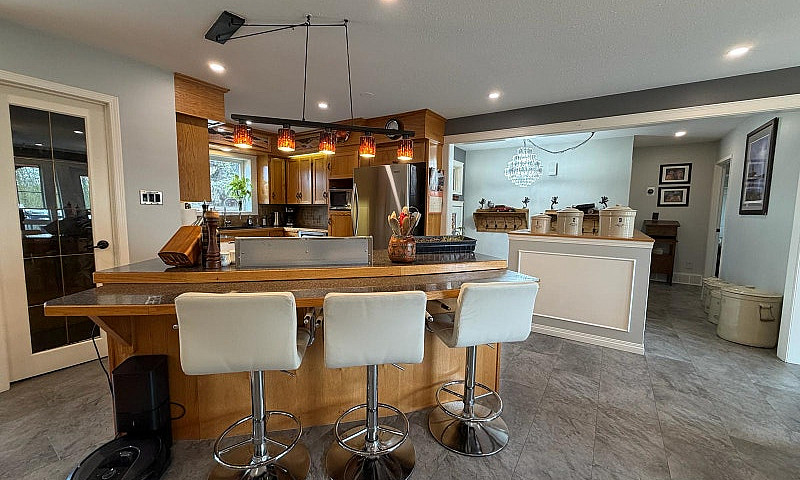Riverfront Retreat B...