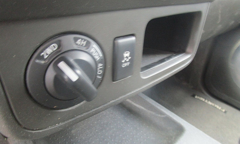 Nissan Frontier Pro-...