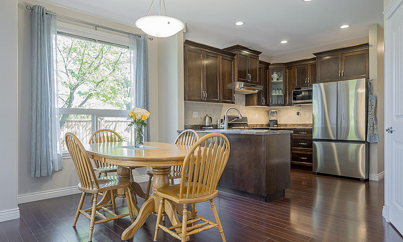 16477 59A Avenue Sur...