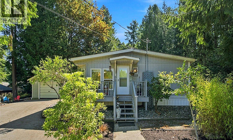 1115 Symons Cres Qua...