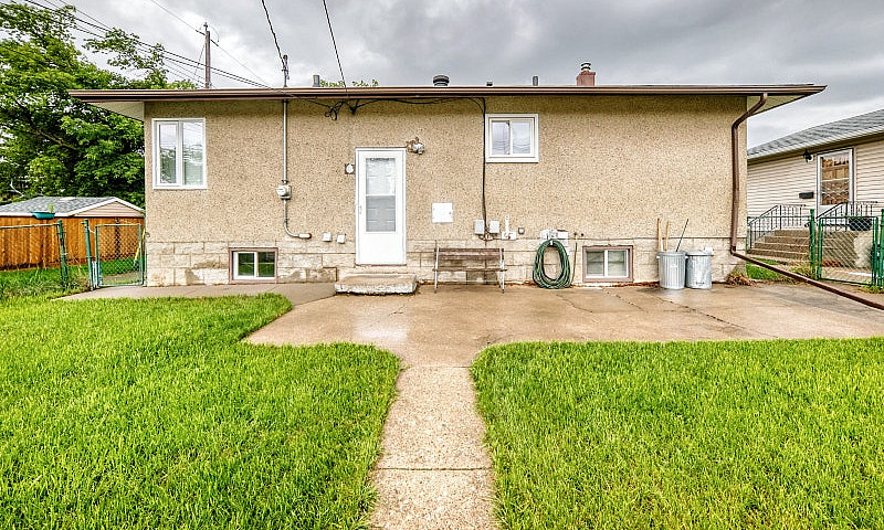 Bungalow In Avonmore...