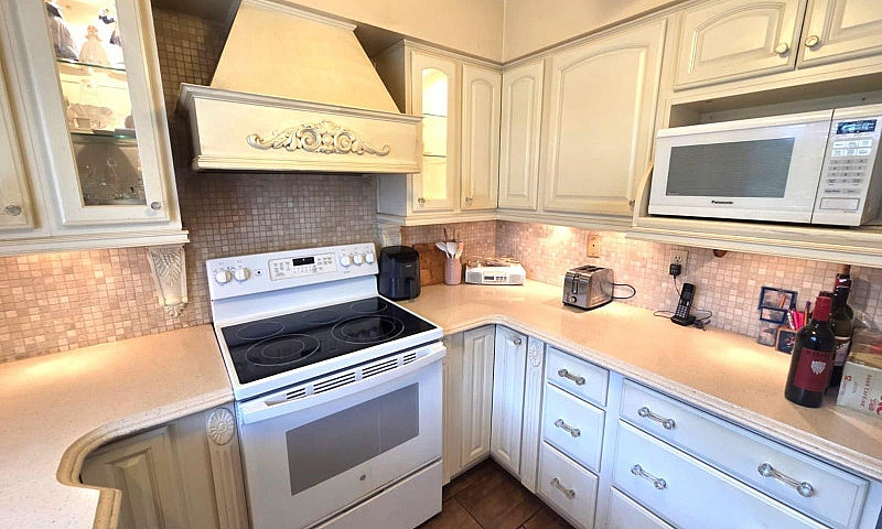 3452 Clearbrook Road...