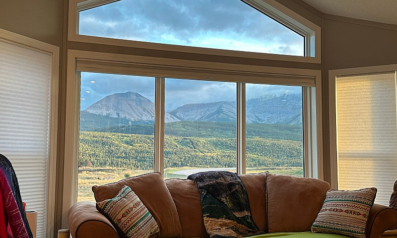 Stunning Mountain Ca...