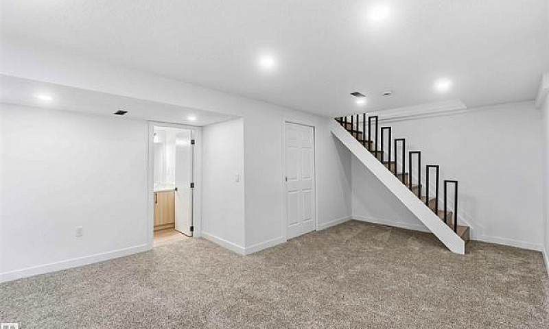 Fully Renovated 3 Be...