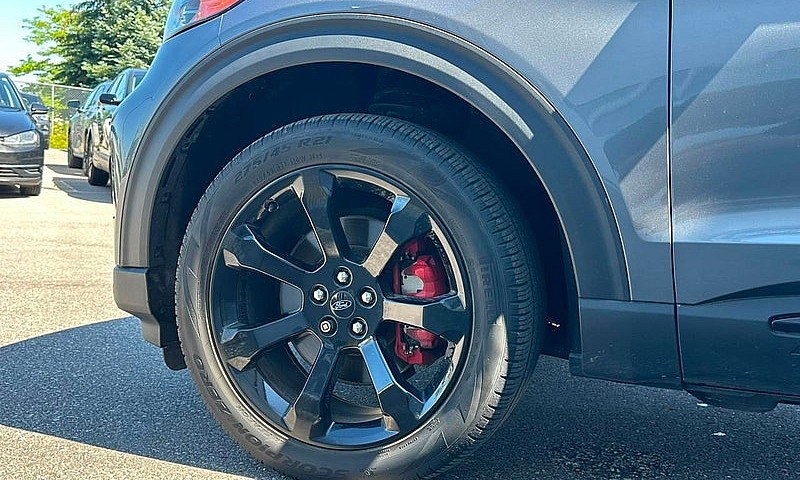 2022 Ford Explorer S...