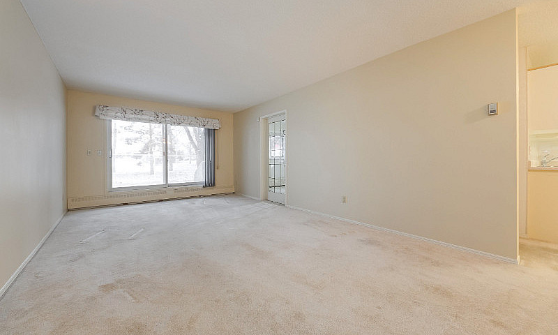 Bright 2 Bedroom, 40...