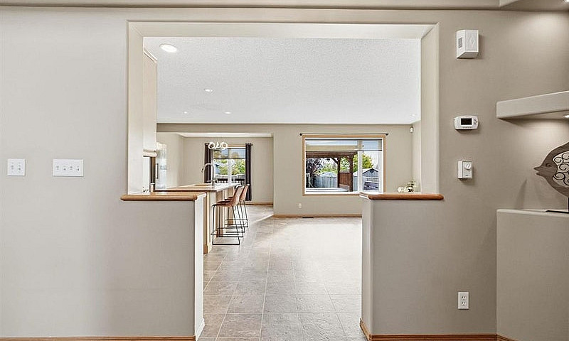 121 St Moritz Road W...